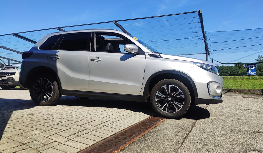 Suzuki Vitara 1.4 cc 129 cv Starview 2wd - immagine 3